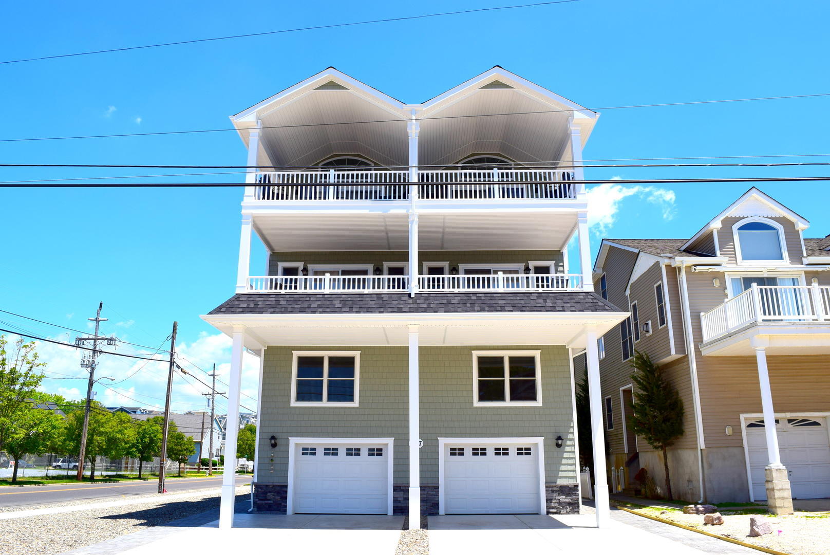 Long & Foster Vacation Rentals-147 46th Street East and West-image-1