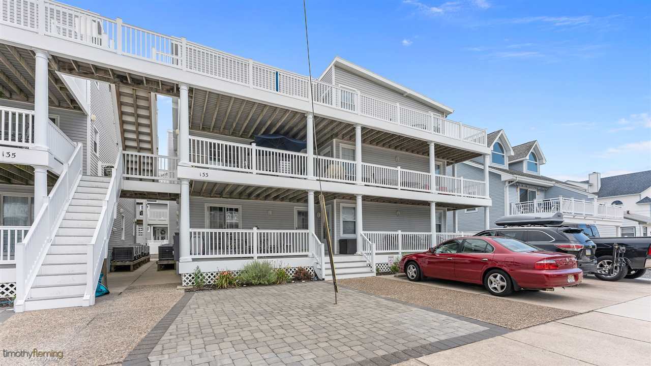 Long & Foster Vacation Rentals-135 65th Street #12-image-1