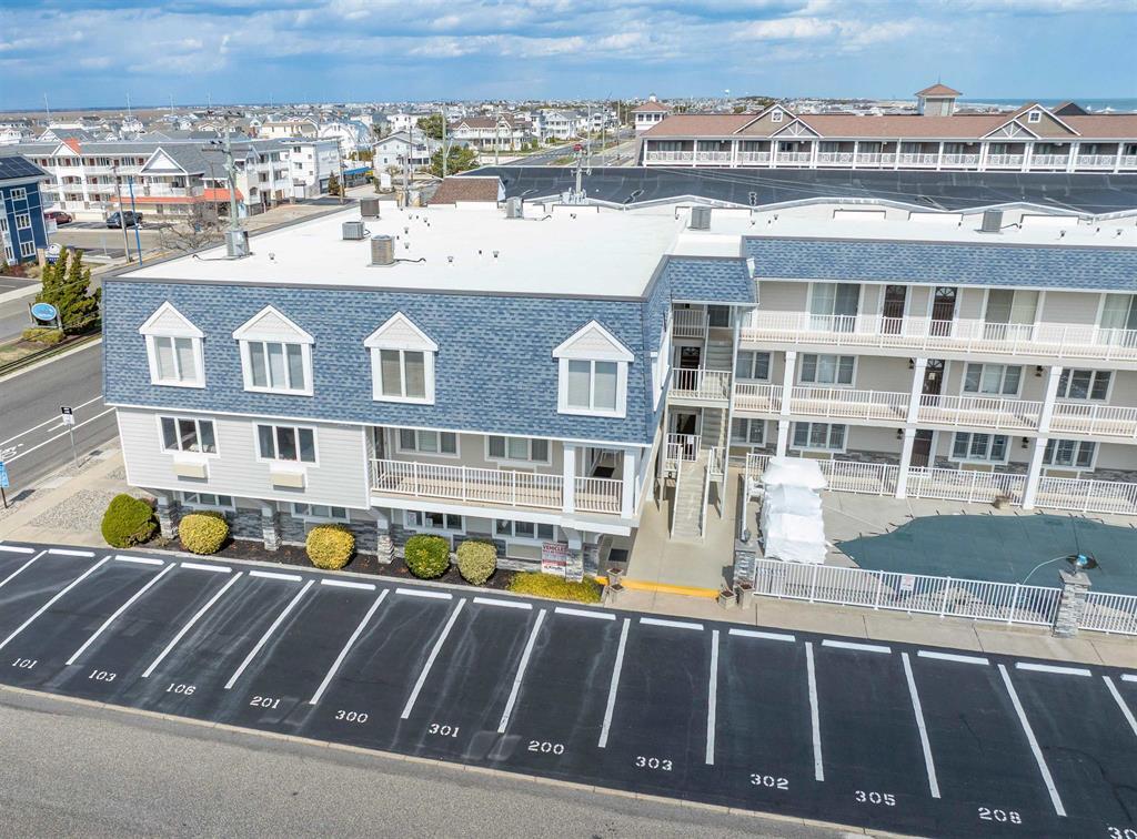 Long & Foster Vacation Rentals-177 80th Street, Unit 105-image-1