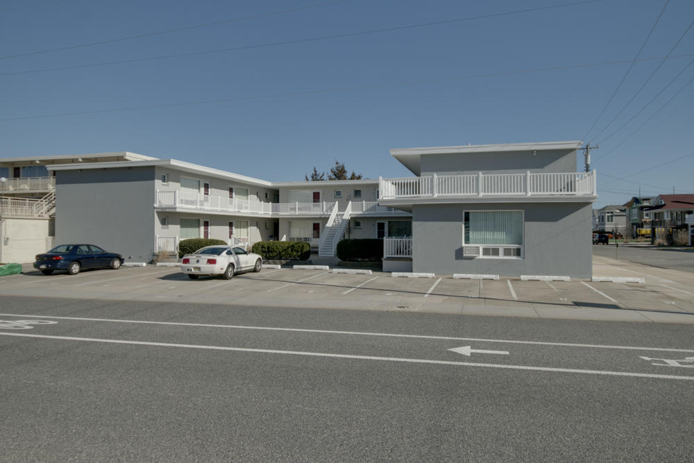 Long & Foster Vacation Rentals-9816 Second Avenue, Unit 2-image-1