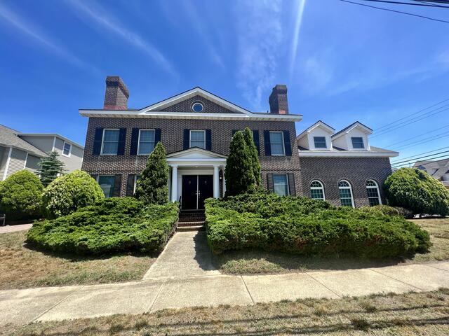 Long & Foster Vacation Rentals-7922 Central Avenue House-image-1