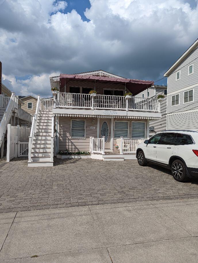 Long & Foster Vacation Rentals-15 84th Street 2nd Floor-image-1
