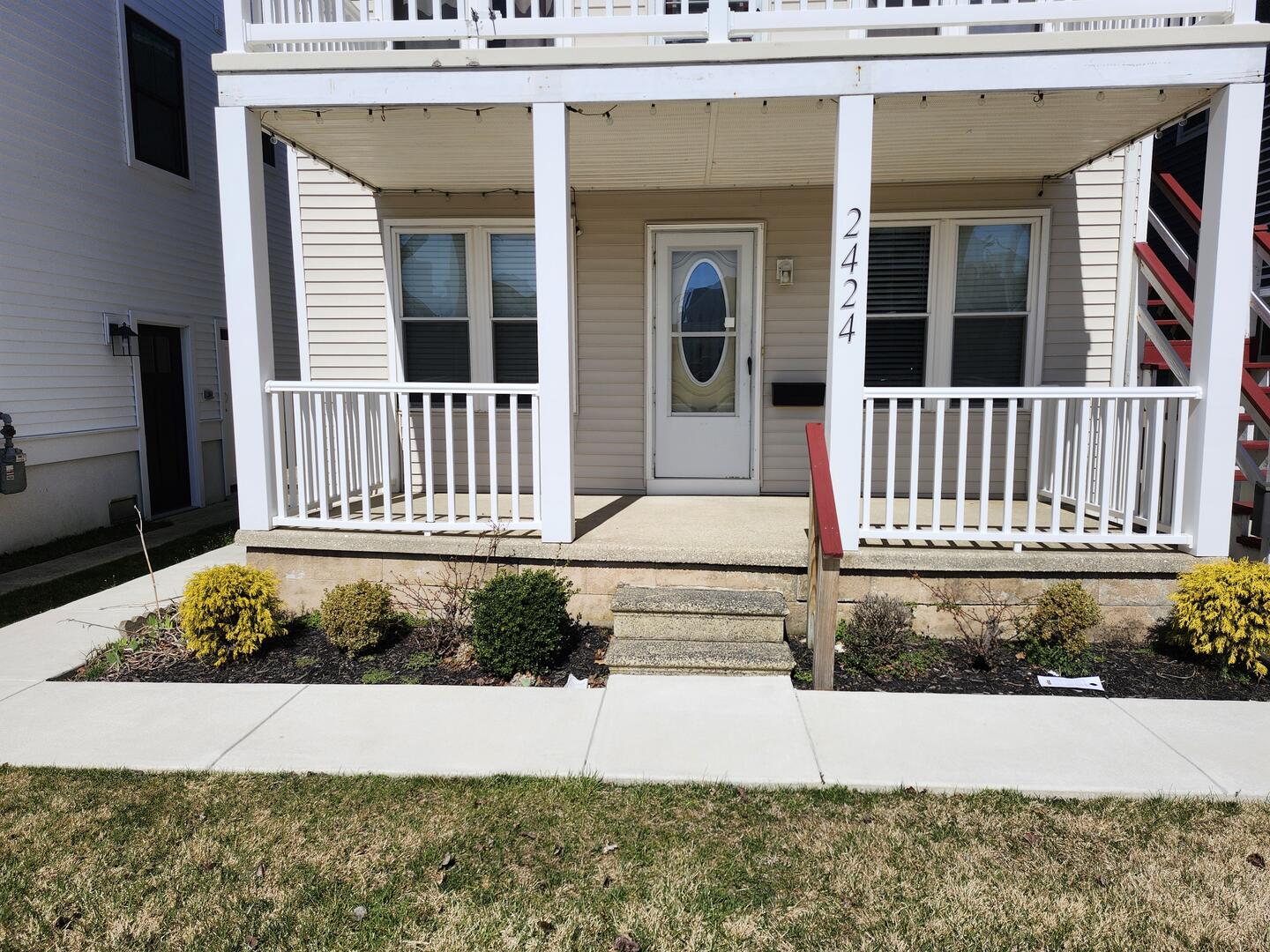 Long & Foster Vacation Rentals-2424 West Ave 1st Floor-image-1