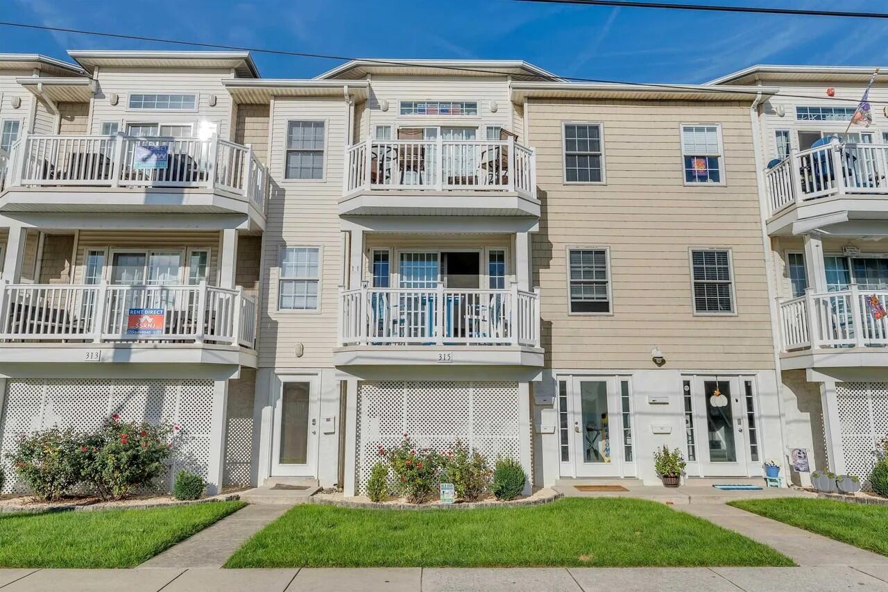 Long & Foster Vacation Rentals-315 E Wildwood Ave Unit A-image-1