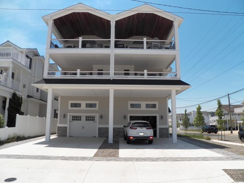 Long & Foster Vacation Rentals-32 53rd Street West-image-1