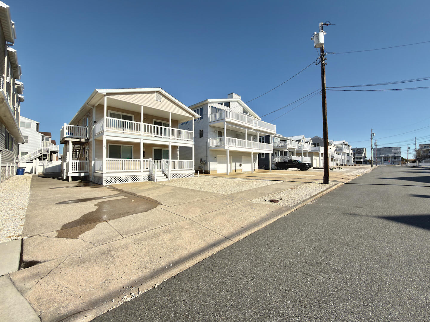 Long & Foster Vacation Rentals-27 66th Street 1st Floor-image-1