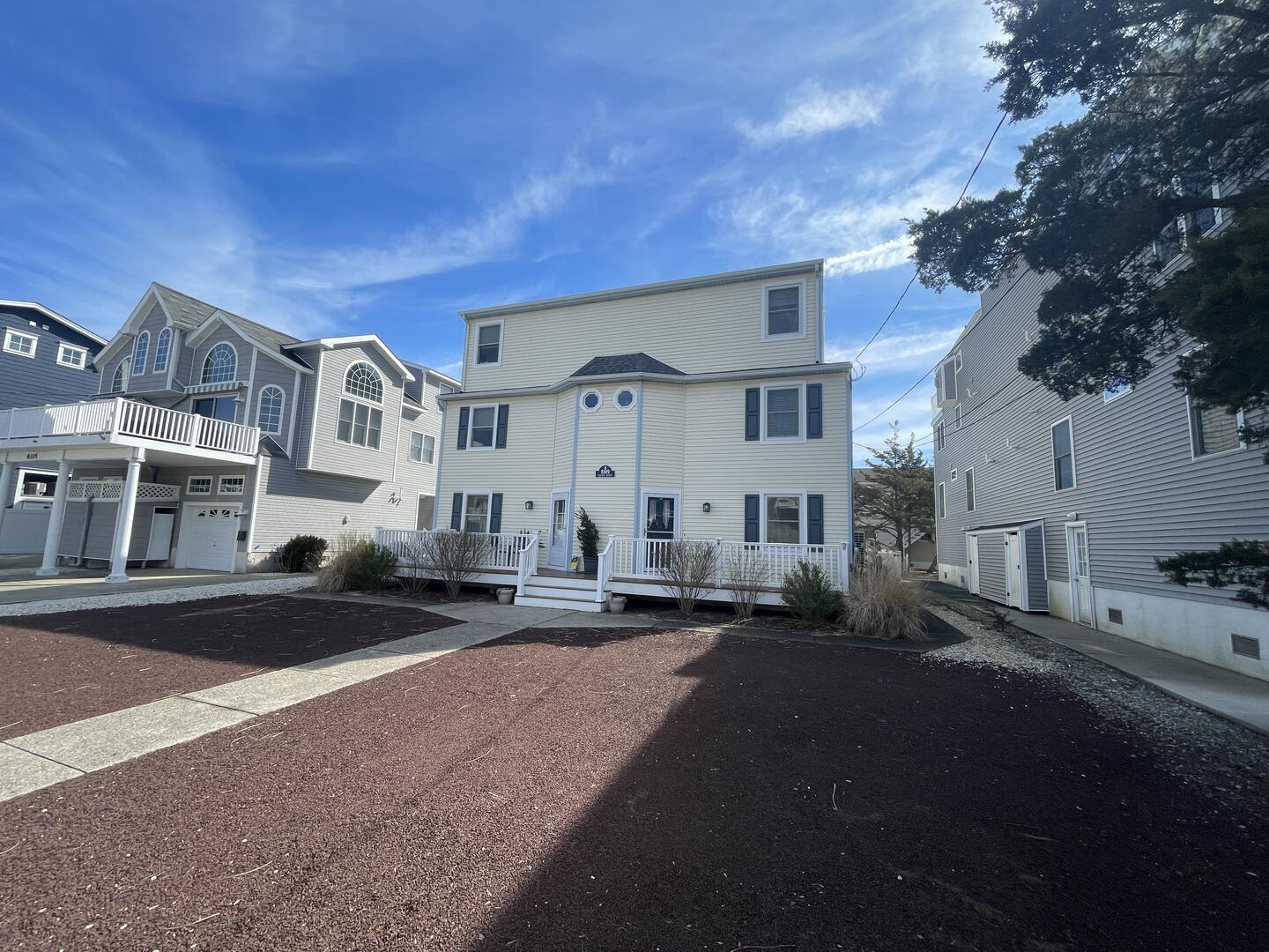 Long & Foster Vacation Rentals-8109 Central Avenue South-image-1