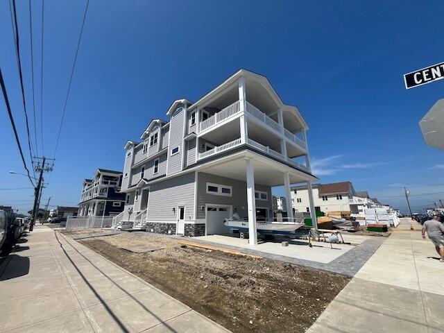 Long & Foster Vacation Rentals-202 39th Street East-image-1