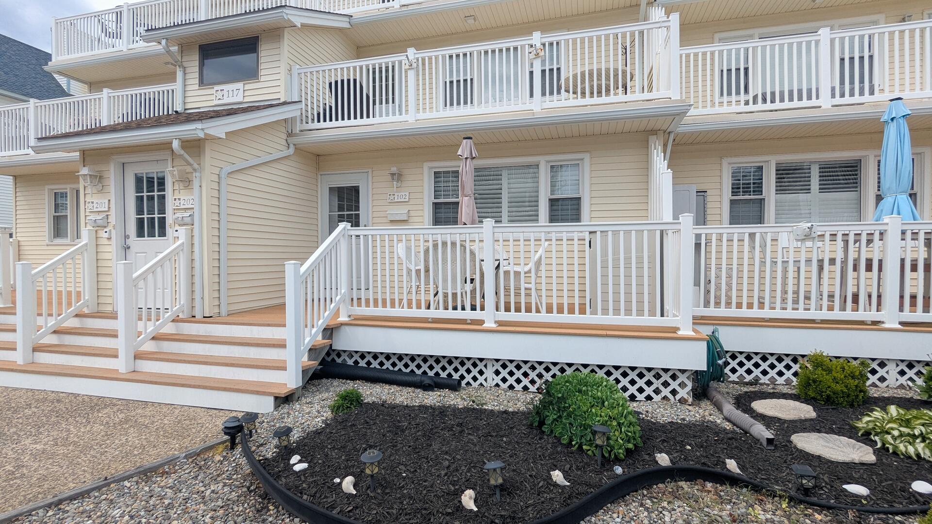 Long & Foster Vacation Rentals-117 65th Street 102-image-1