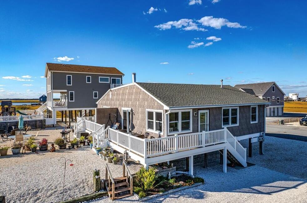 Long & Foster Vacation Rentals-118 2nd Street East-image-1
