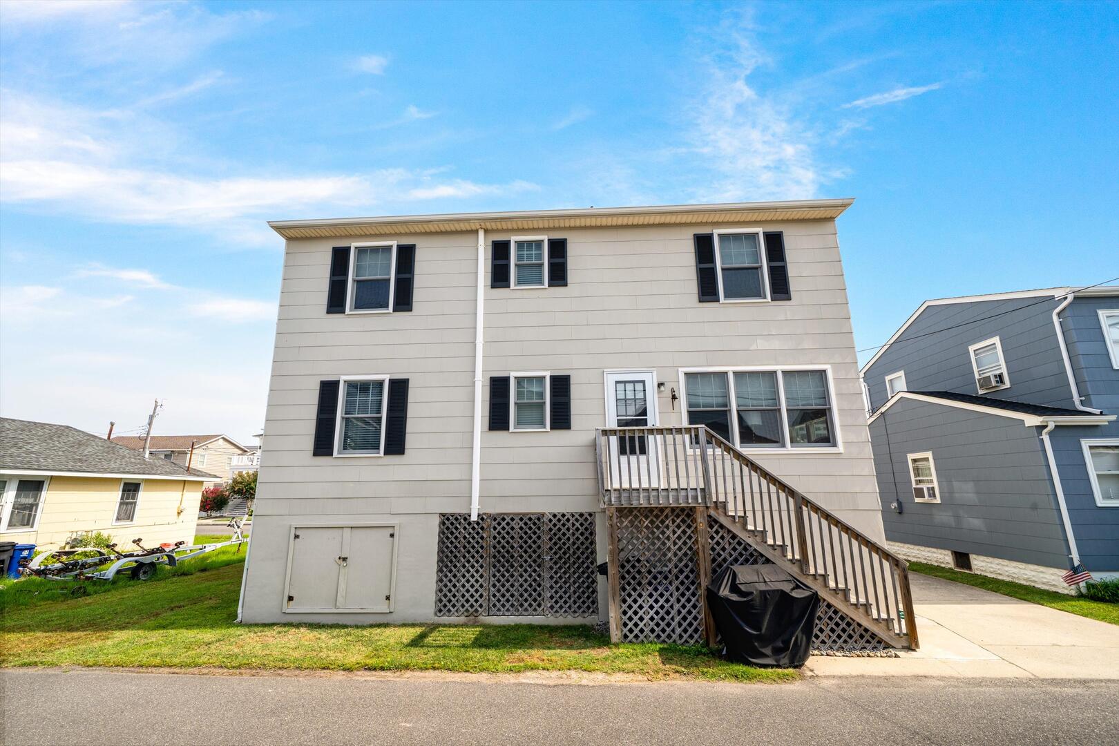 Long & Foster Vacation Rentals-261 84th Street-image-1