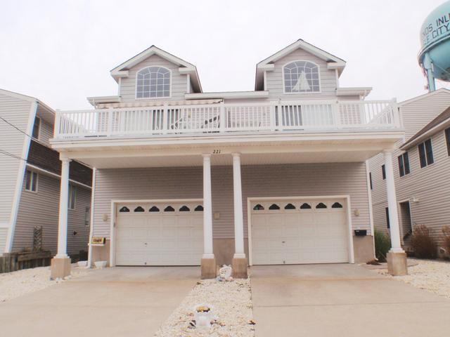 Long & Foster Vacation Rentals-221 81st Street East-image-1