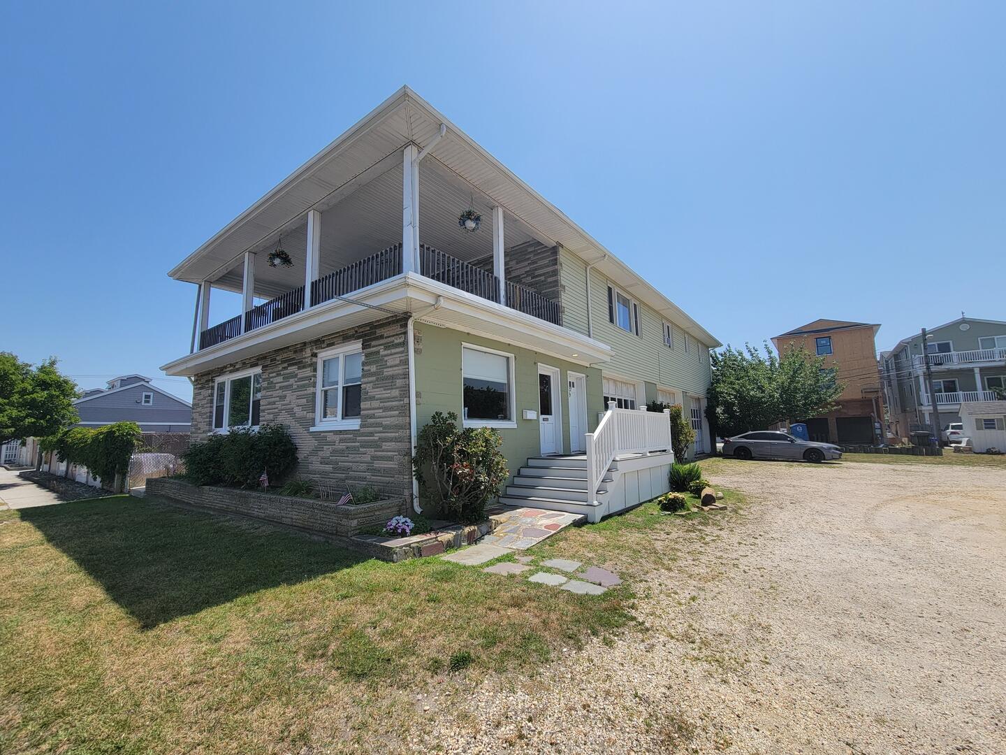 Long & Foster Vacation Rentals-627 Haven Ave., 2nd Floor-image-1
