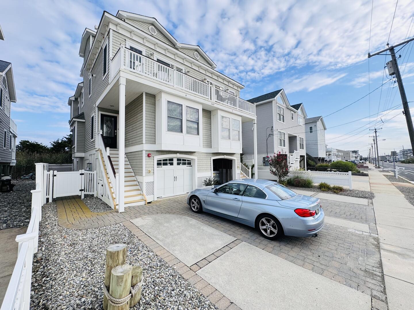Long & Foster Vacation Rentals-2509 Landis Avenue North-image-1