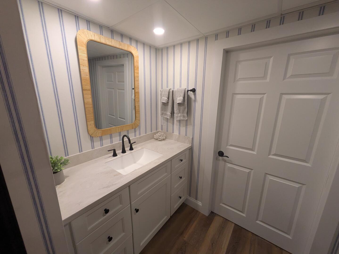 photo 52 rental 16269