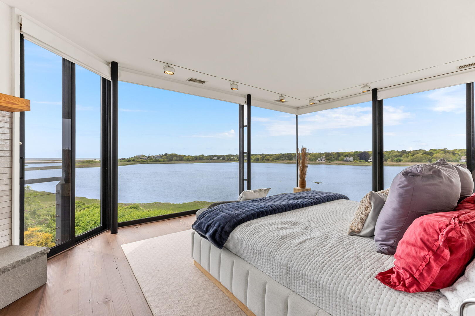 photo 33 rental 16286