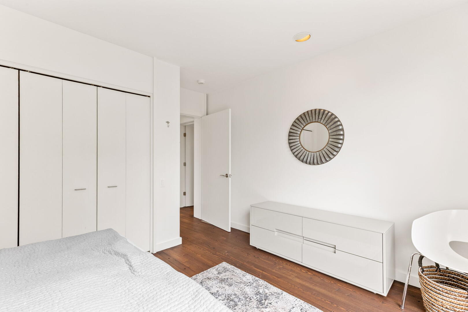 photo 48 rental 16286