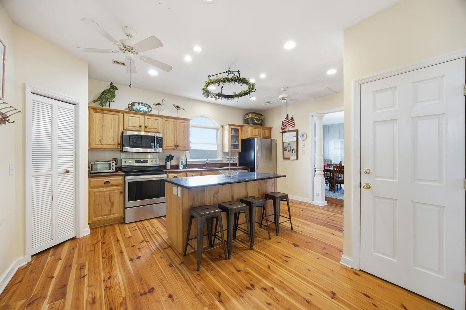 Beach Bones | Photo 16