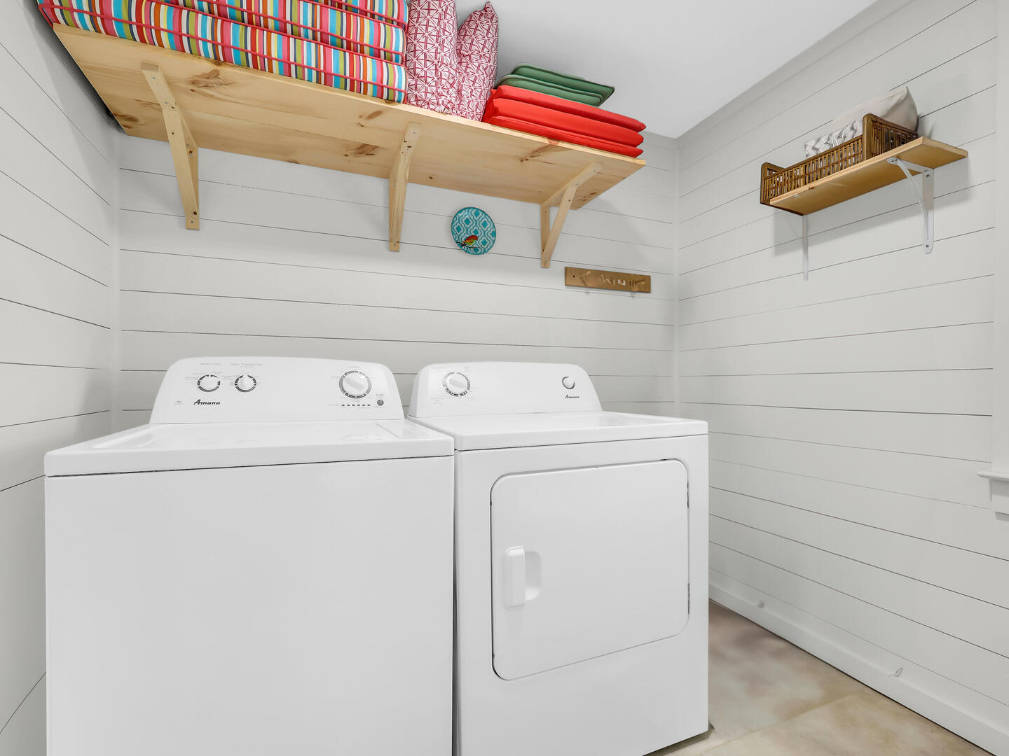 Queen Bee | Photo 10