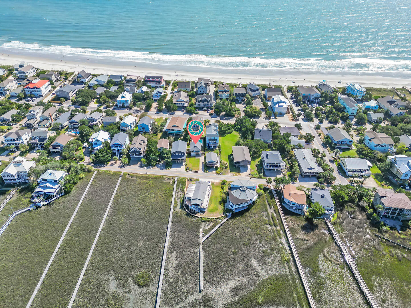 Queen Bee | Photo 30