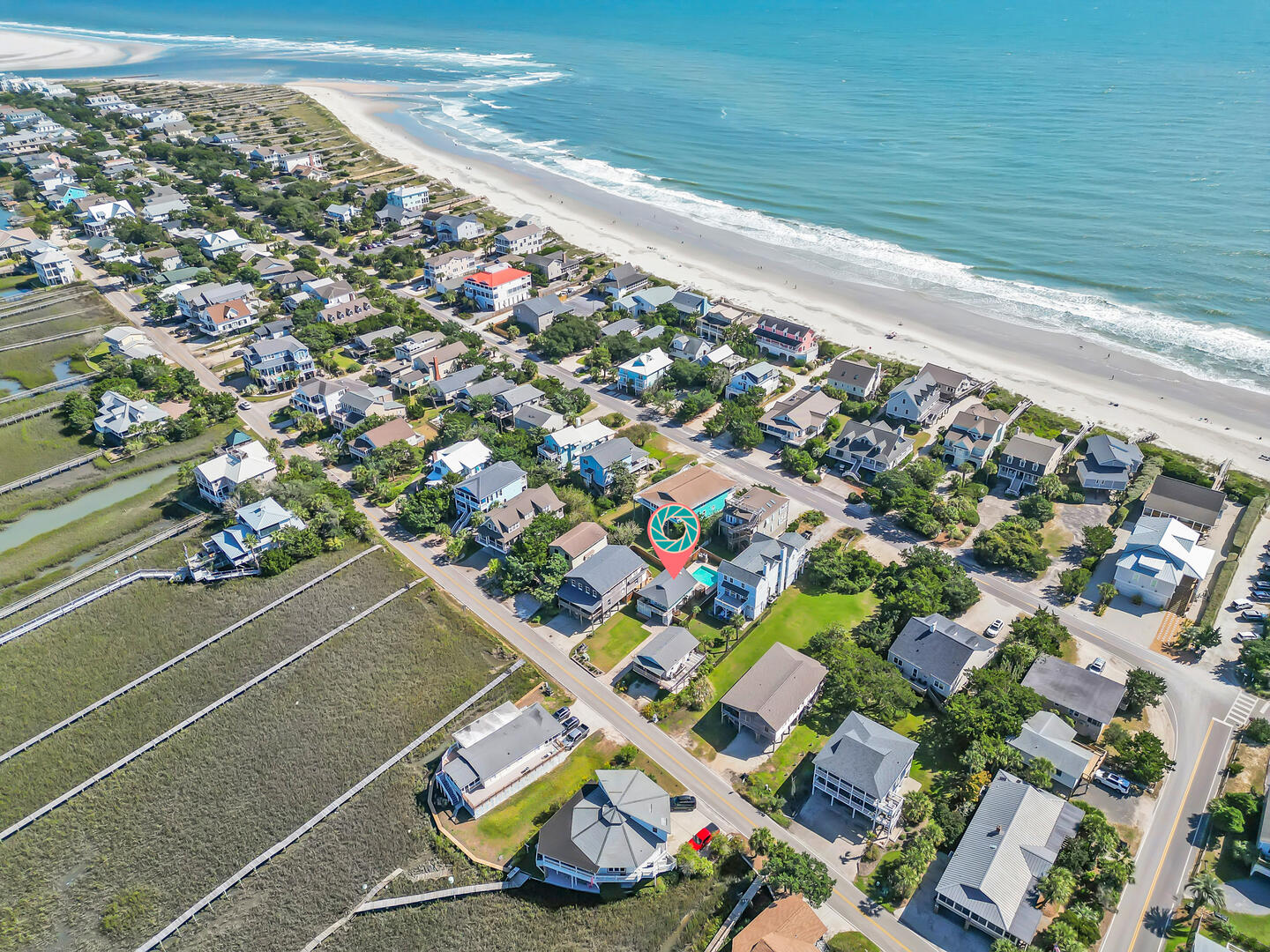 Queen Bee | Photo 31