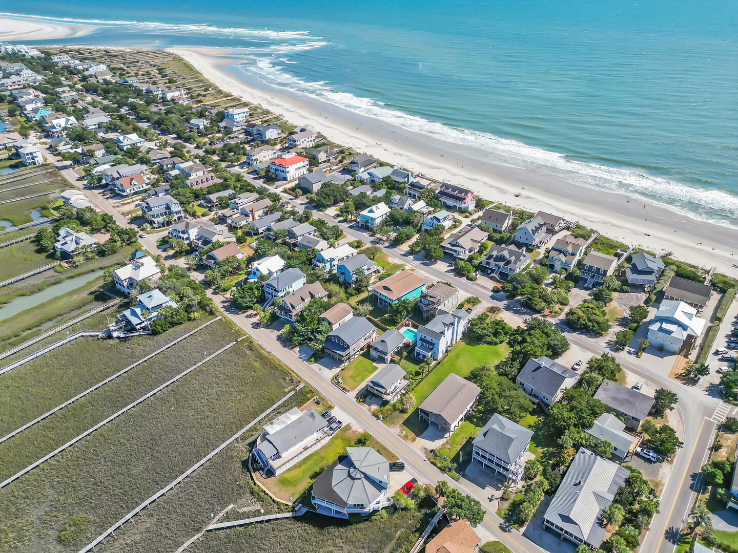 Queen Bee | Photo 32