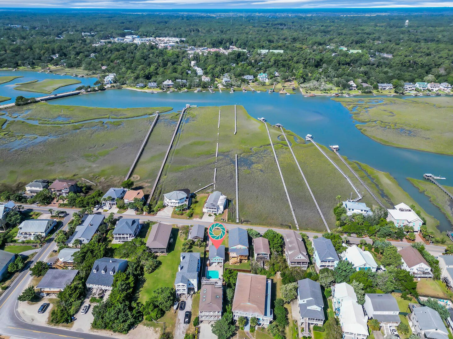 Queen Bee | Photo 34