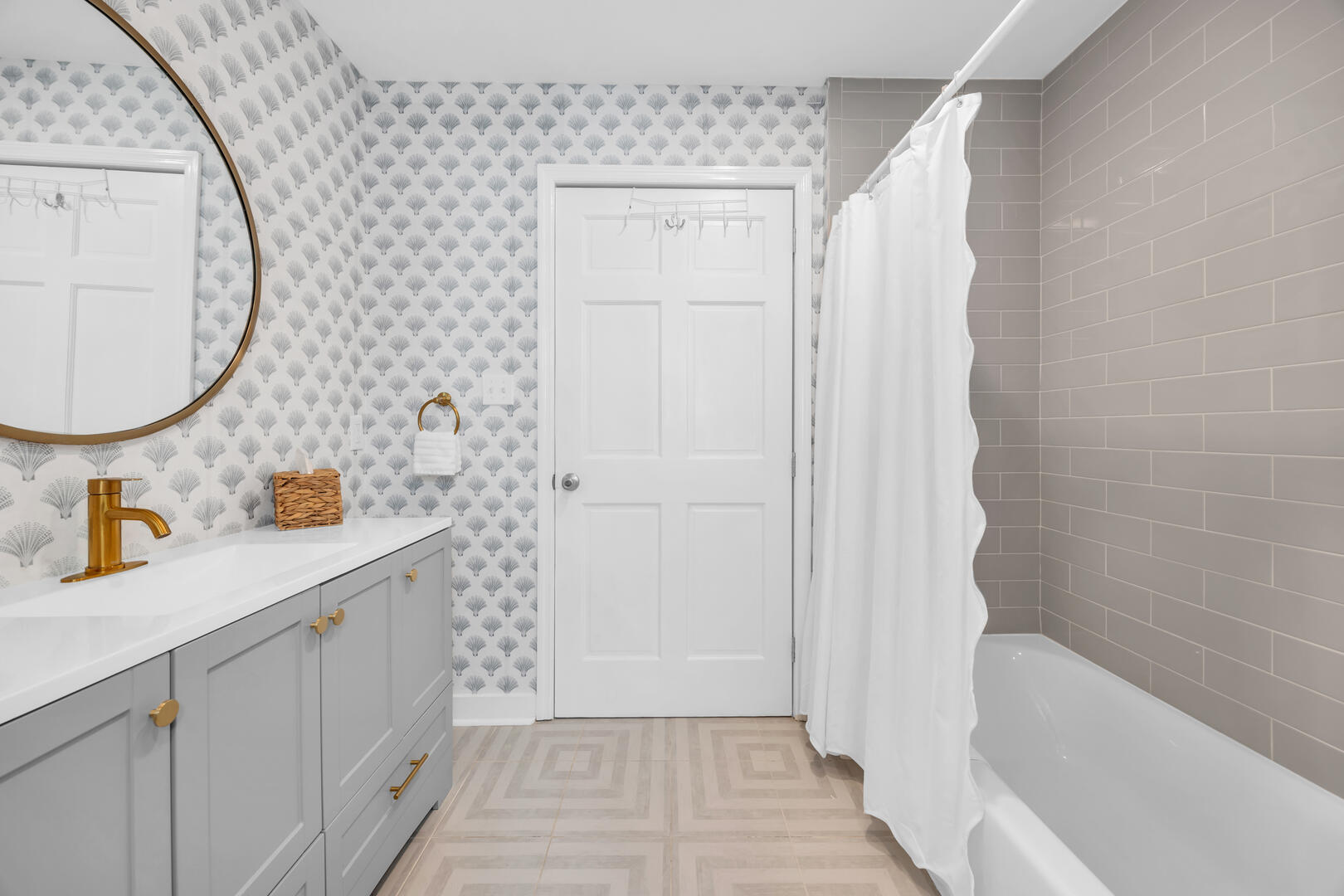 House of Mirth | Photo 24