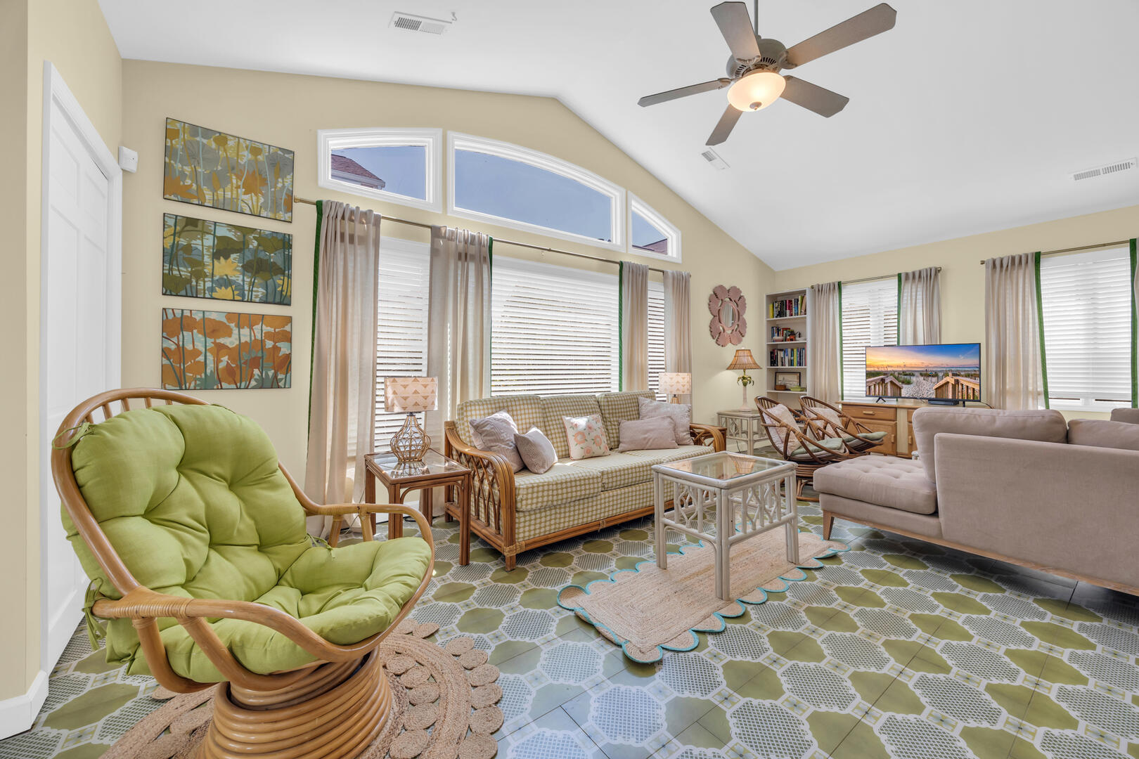 House of Mirth | Photo 26