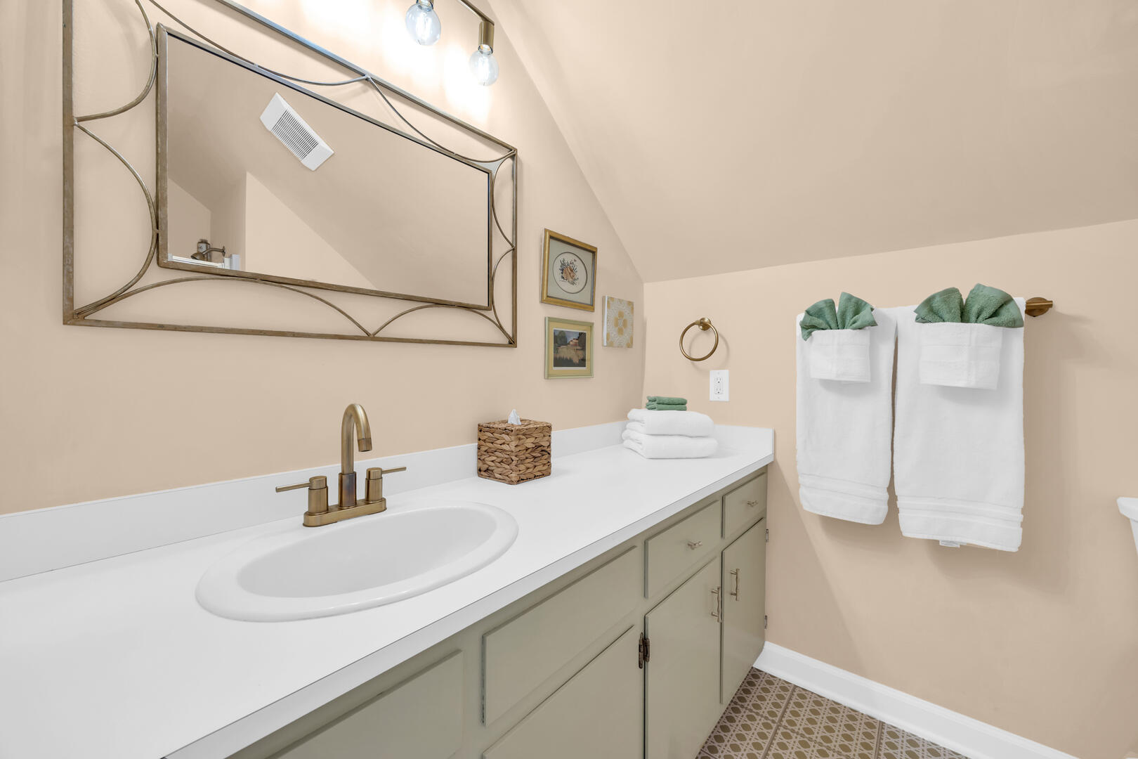 House of Mirth | Photo 31