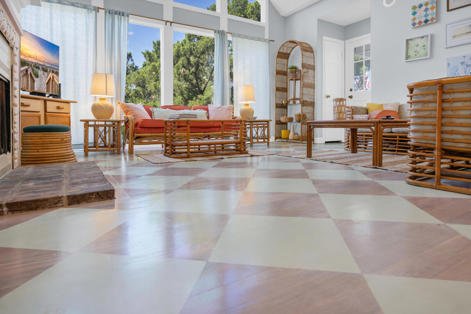 House of Mirth | Photo 14