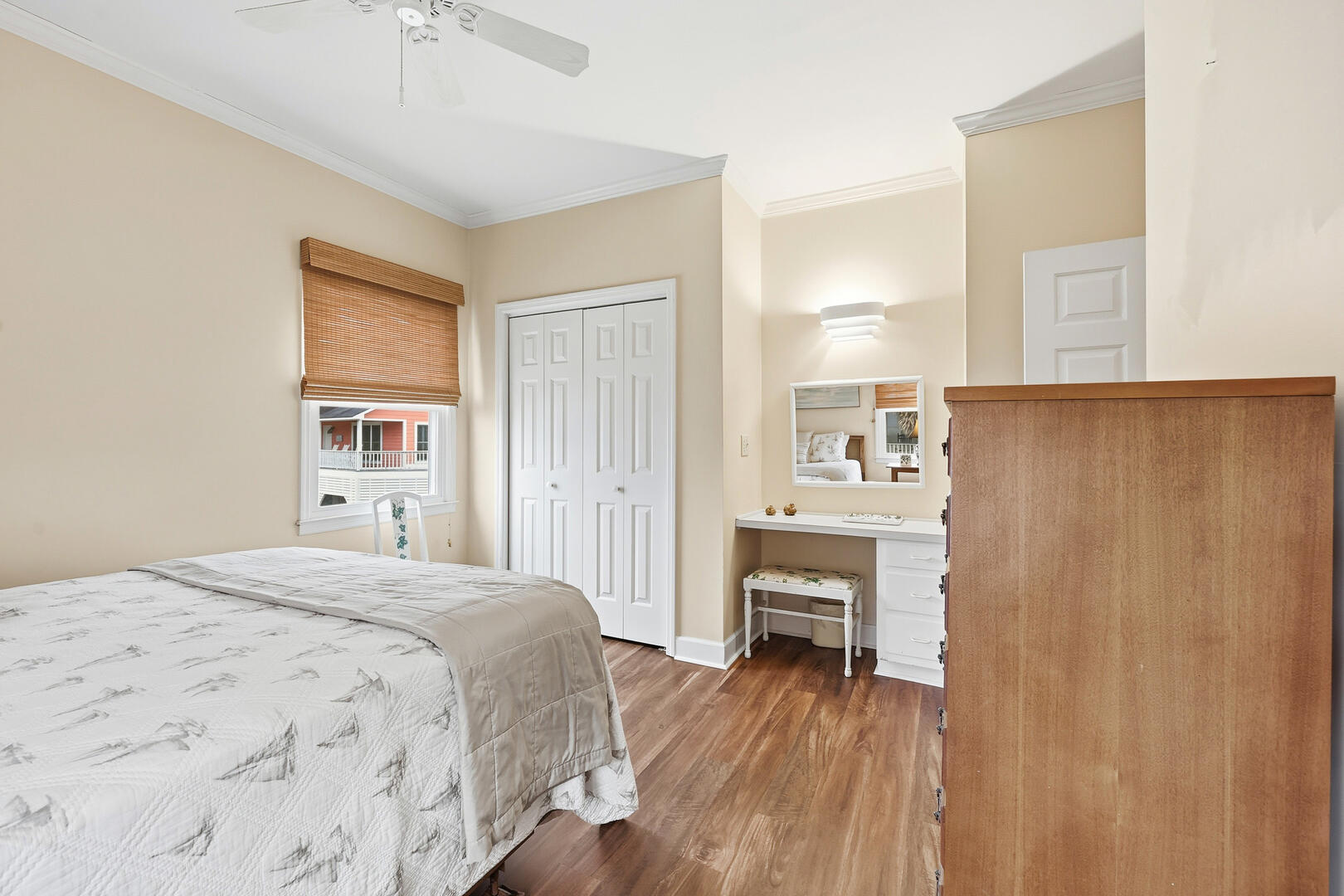 Arrogantly Shabby | Photo 13