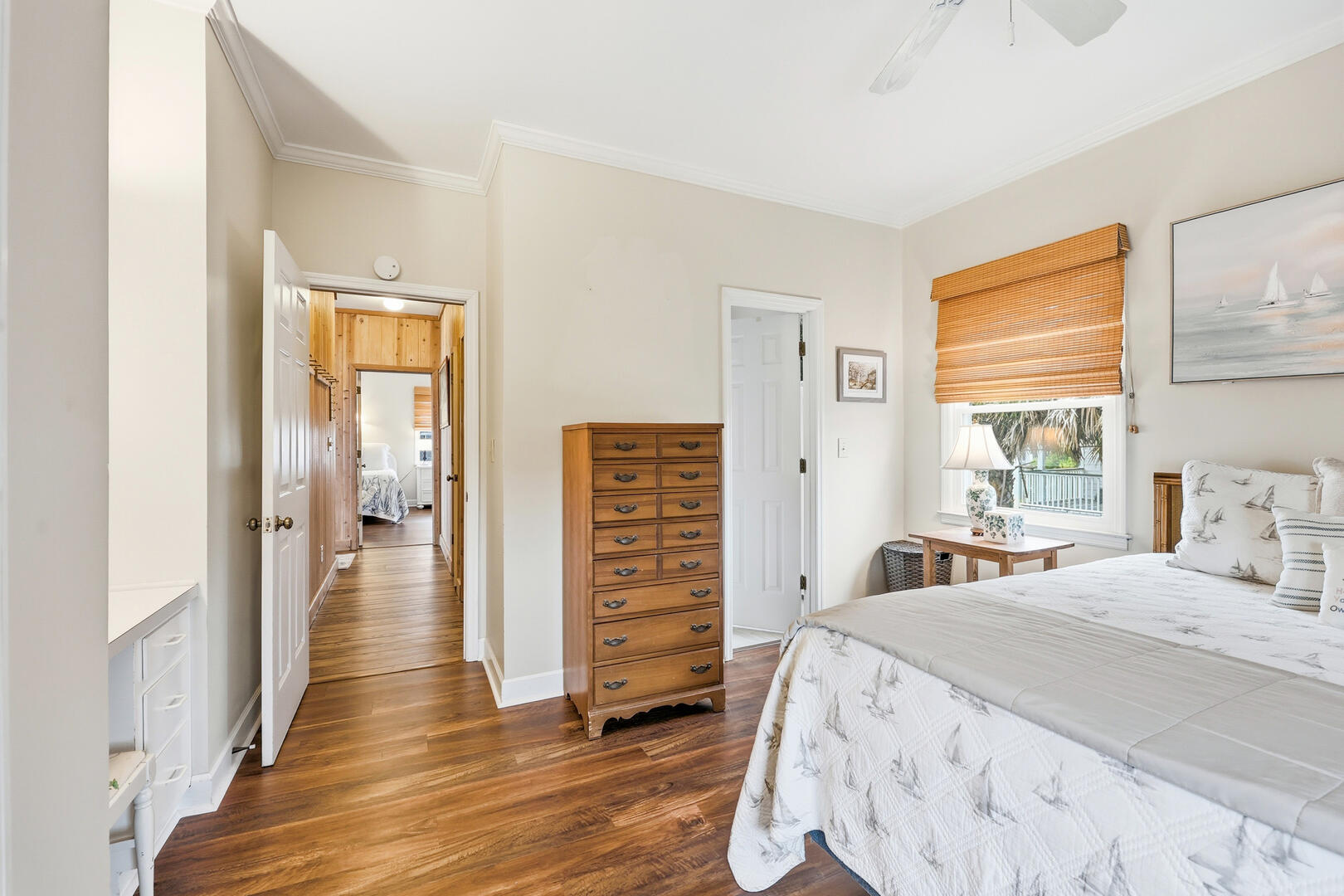 Arrogantly Shabby | Photo 12