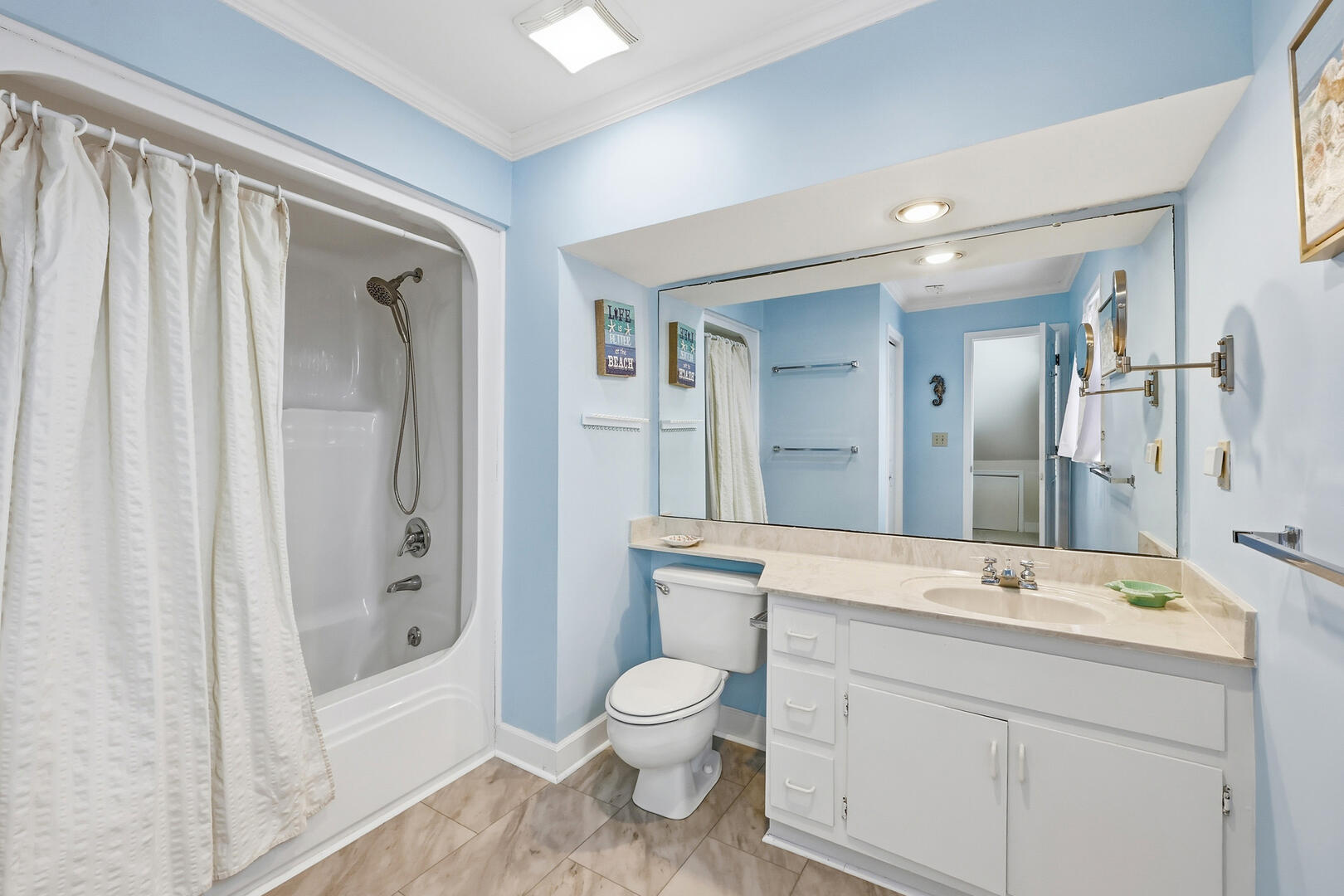 Arrogantly Shabby | Photo 21