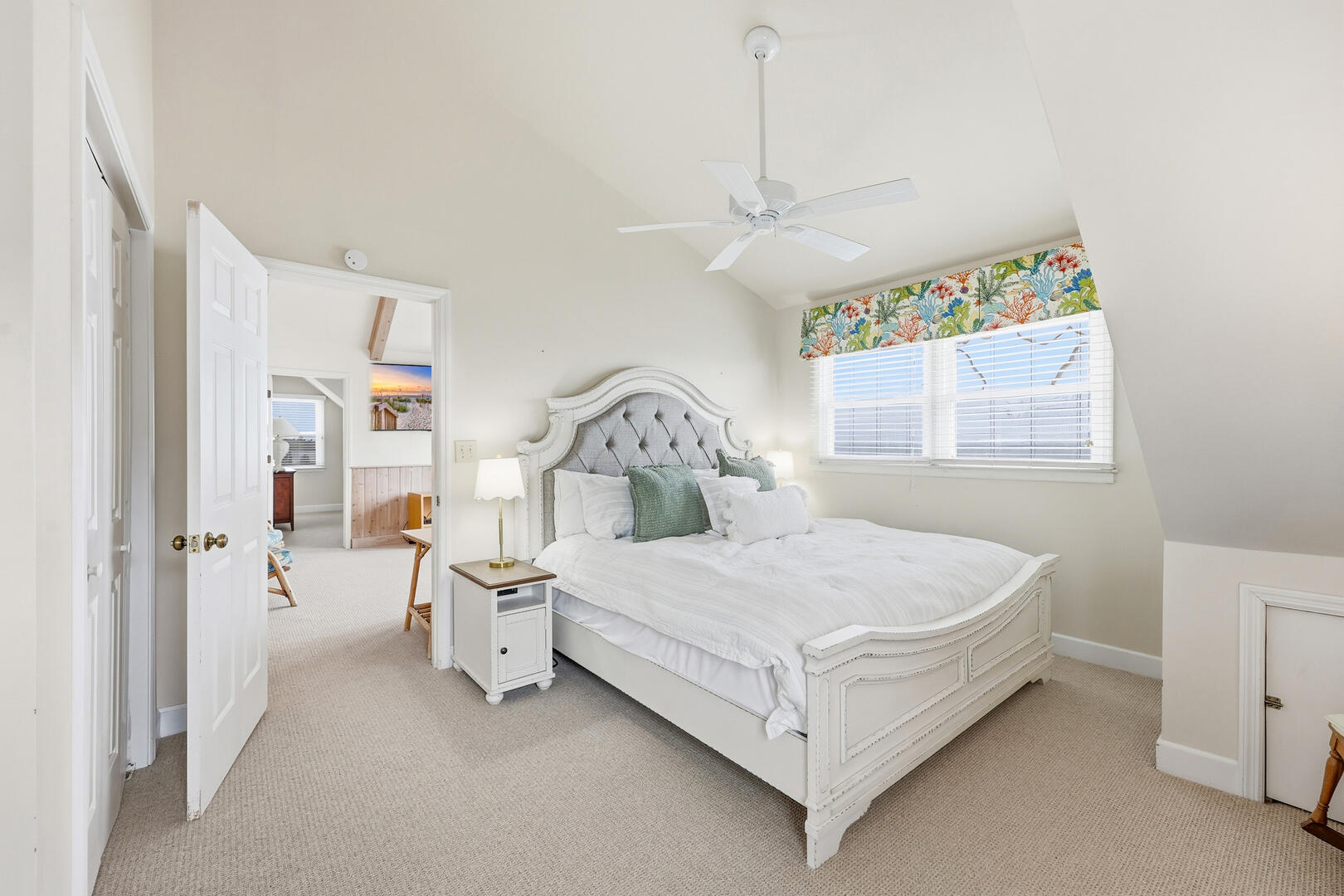 Arrogantly Shabby | Photo 22