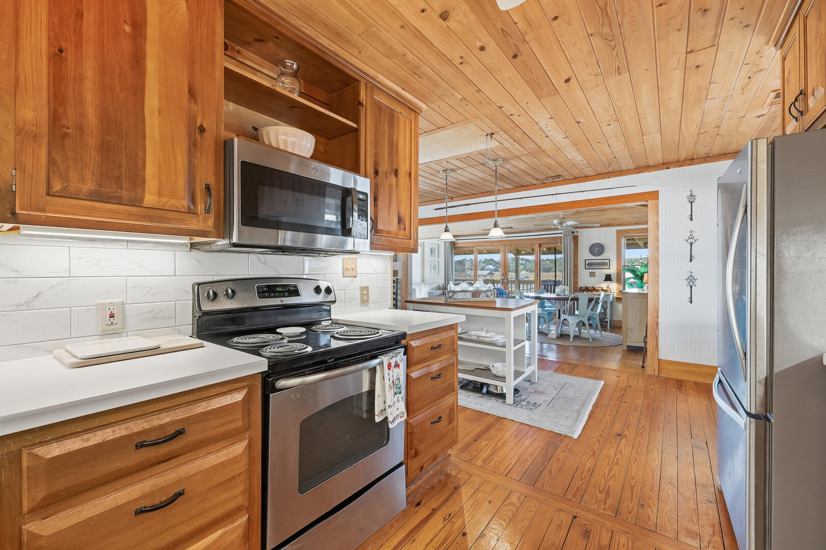 Back of the Moon | Photo 10