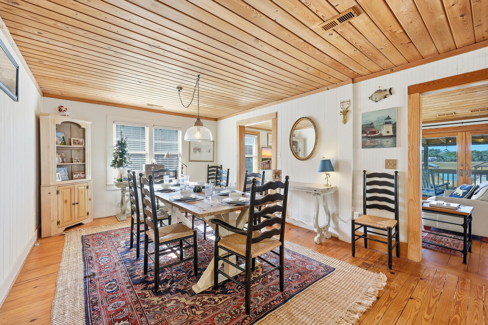 Back of the Moon | Photo 11