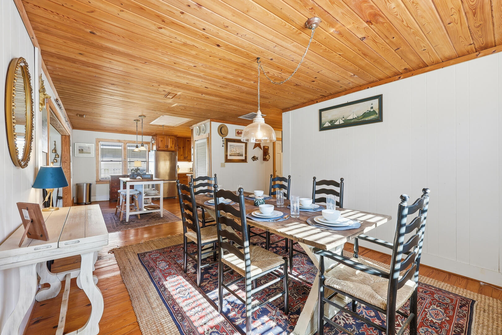 Back of the Moon | Photo 12