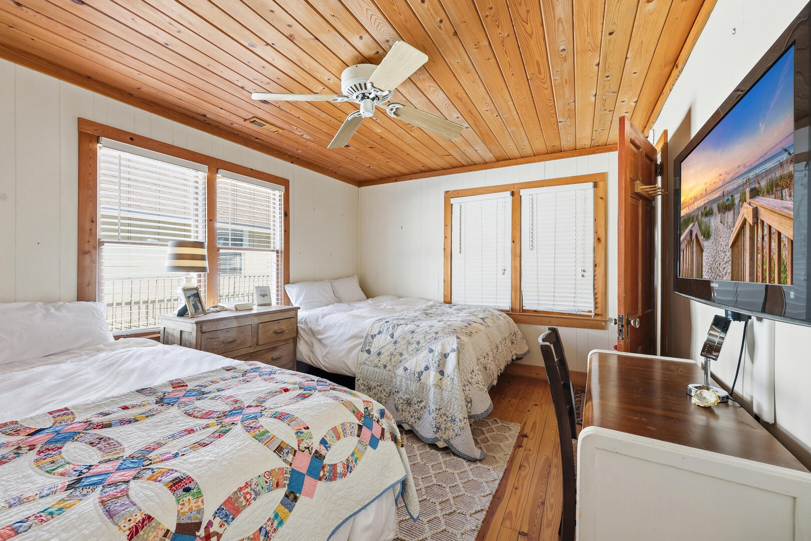 Back of the Moon | Photo 14