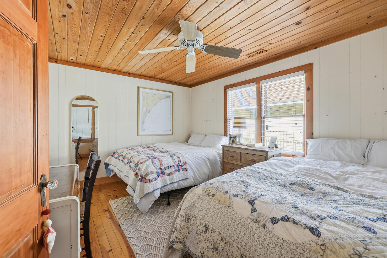 Back of the Moon | Photo 15