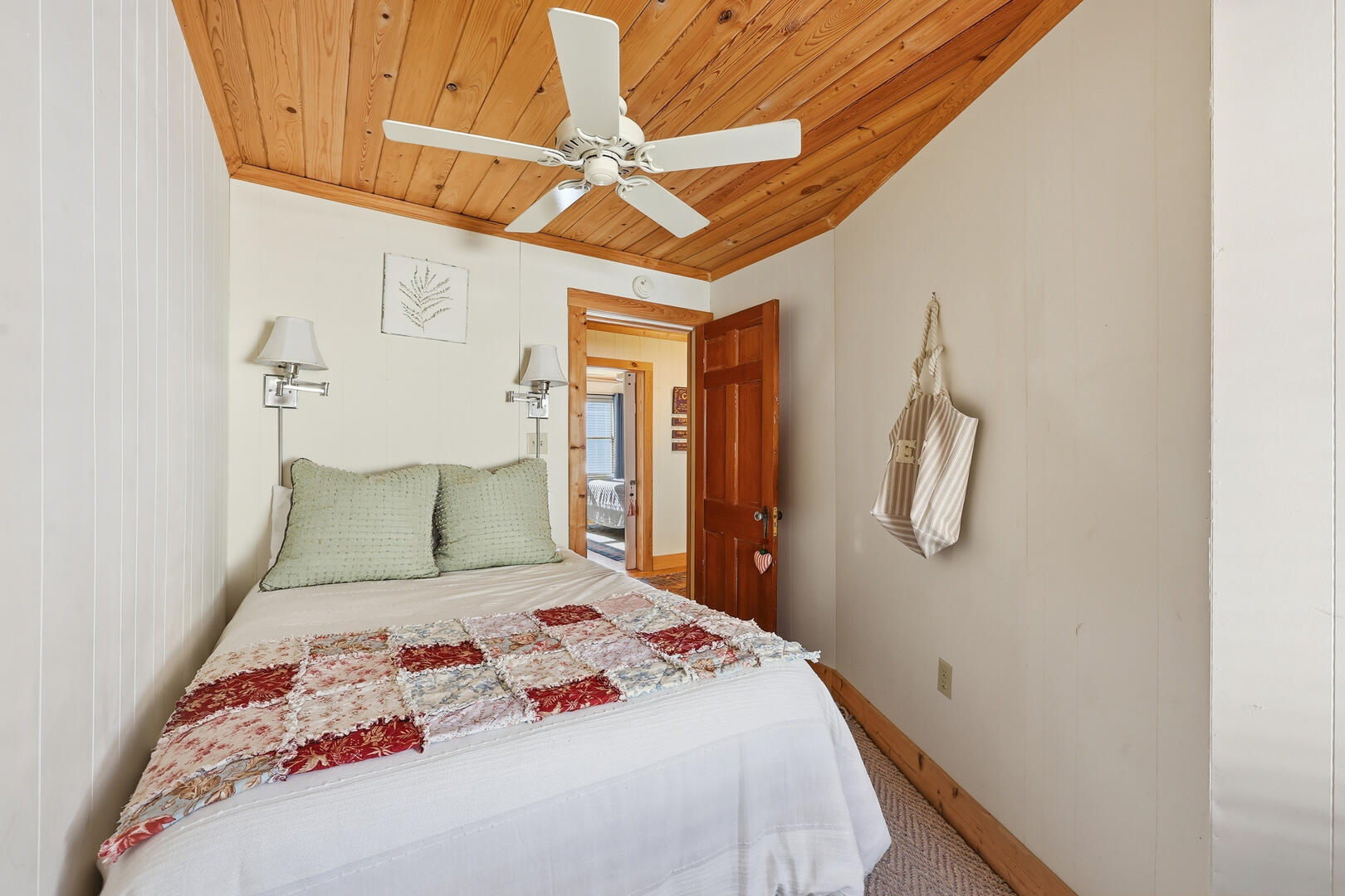 Back of the Moon | Photo 22