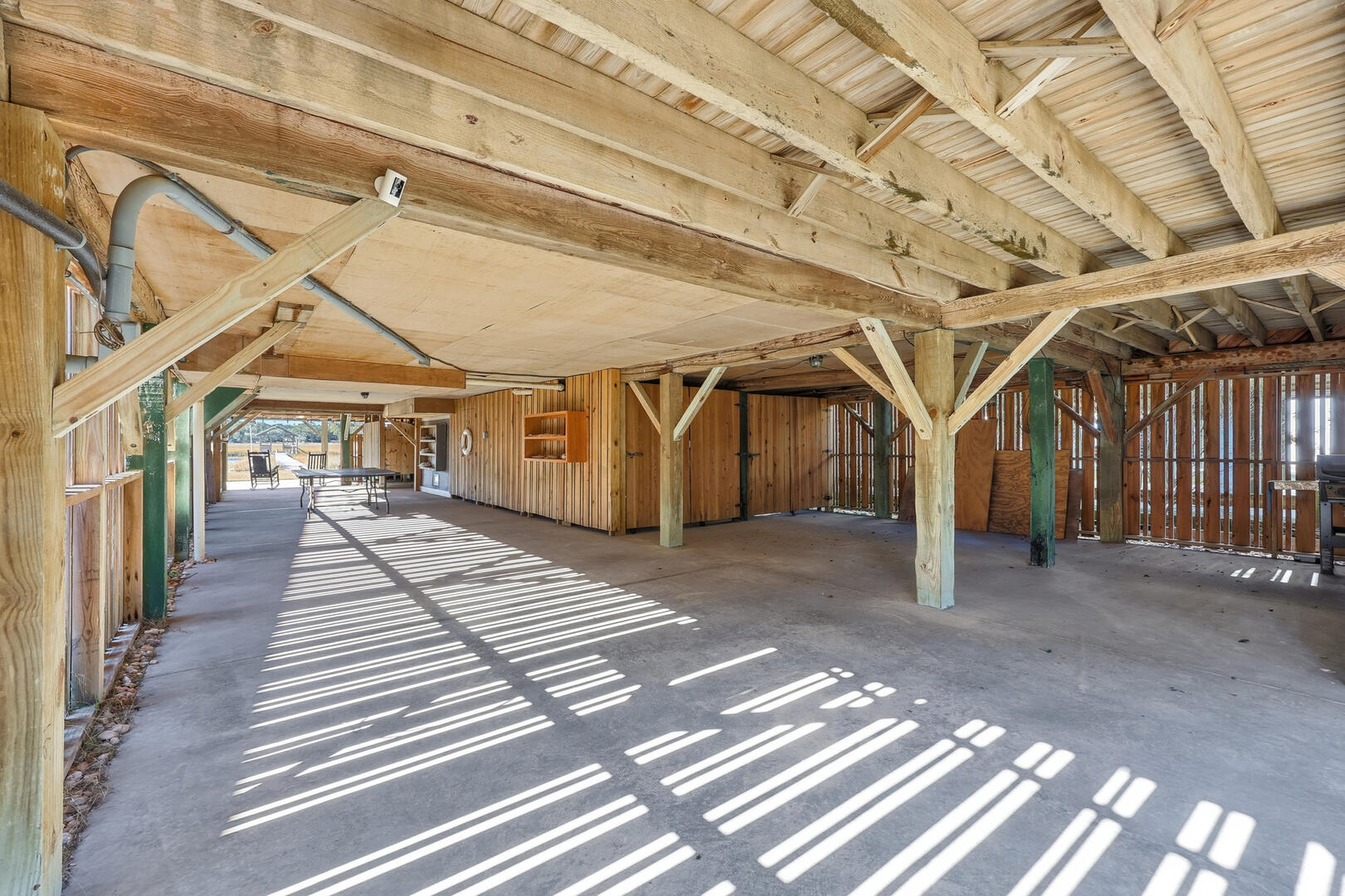 Back of the Moon | Photo 27