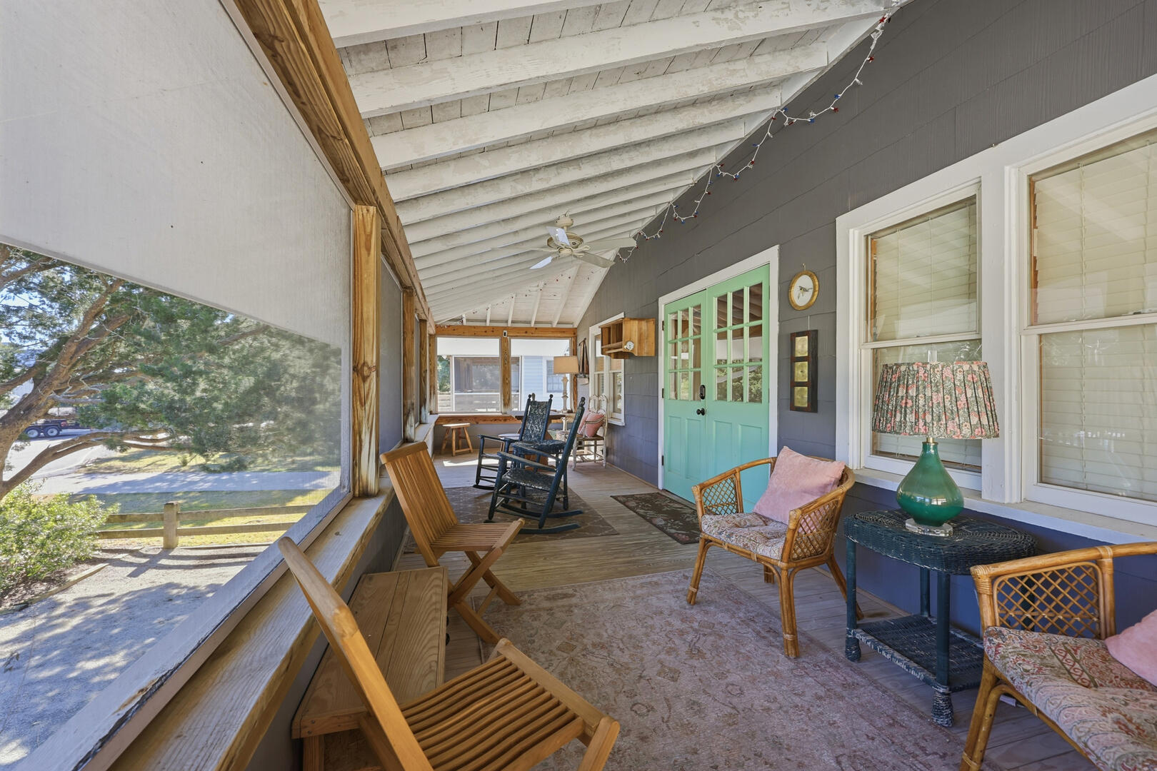 Back of the Moon | Photo 3