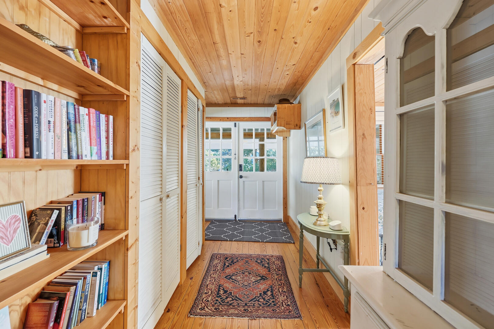 Back of the Moon | Photo 6