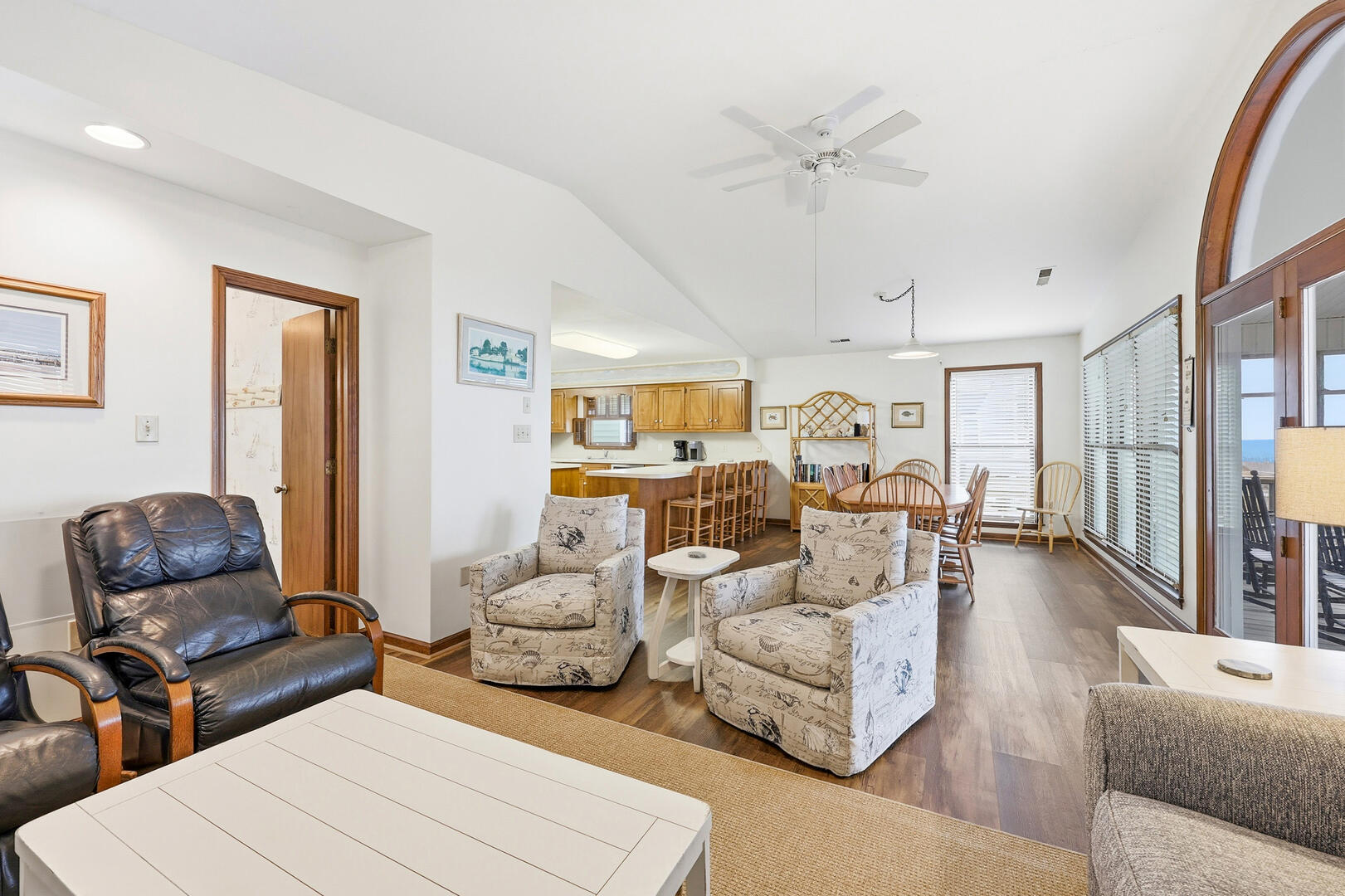 Schooler Shack | Photo 11