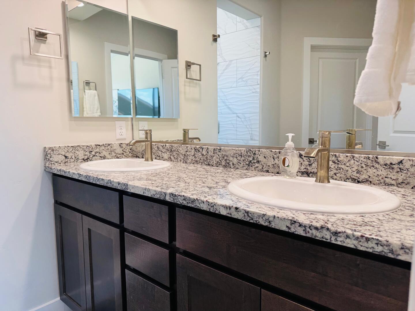 Primary Bathroom En-Suite