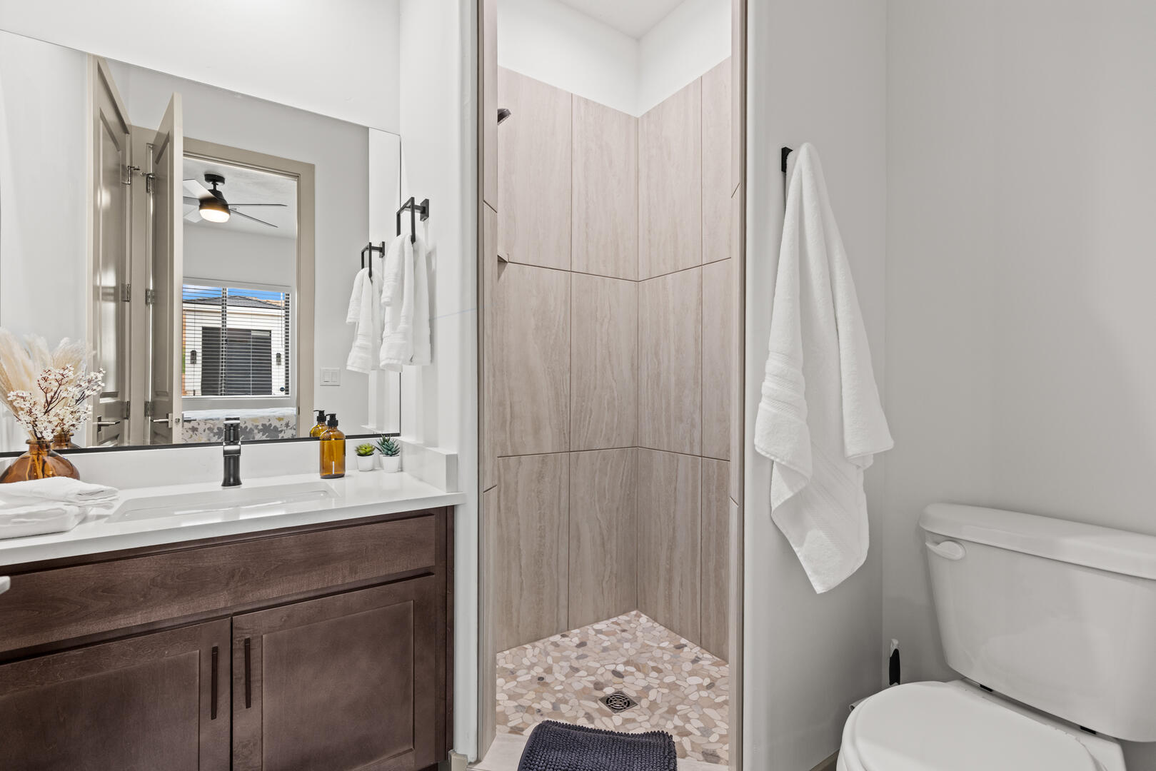 Horizon Luxe Escape | Photo 17