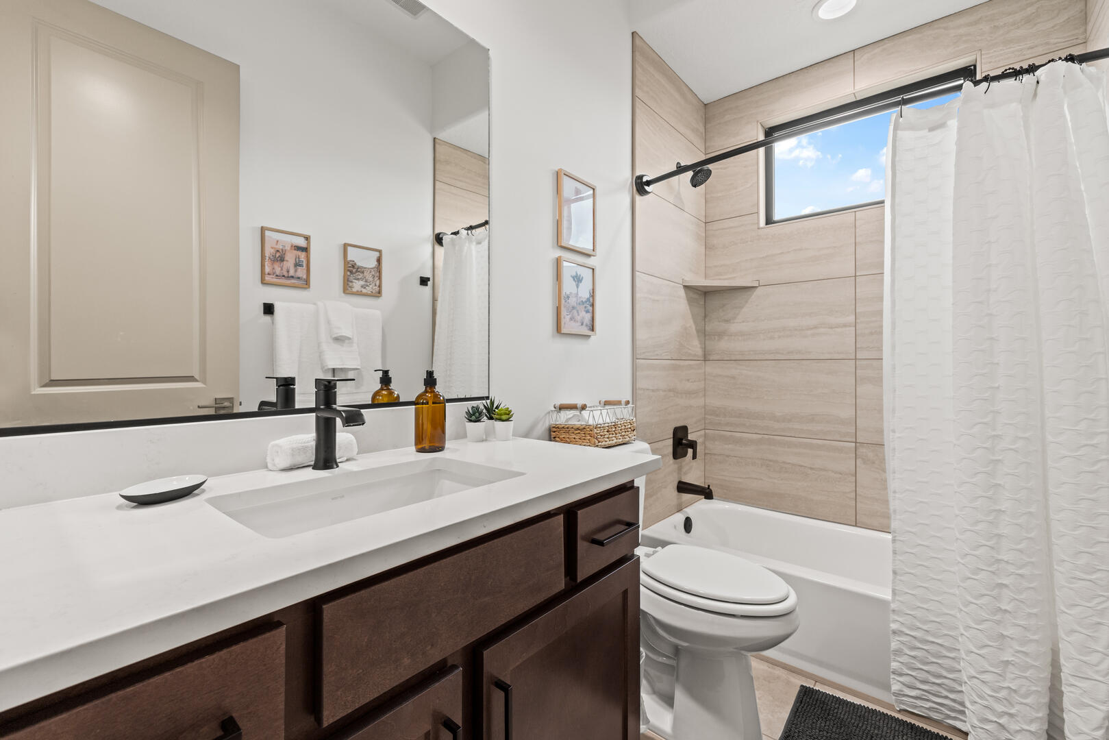 Horizon Luxe Escape | Photo 12