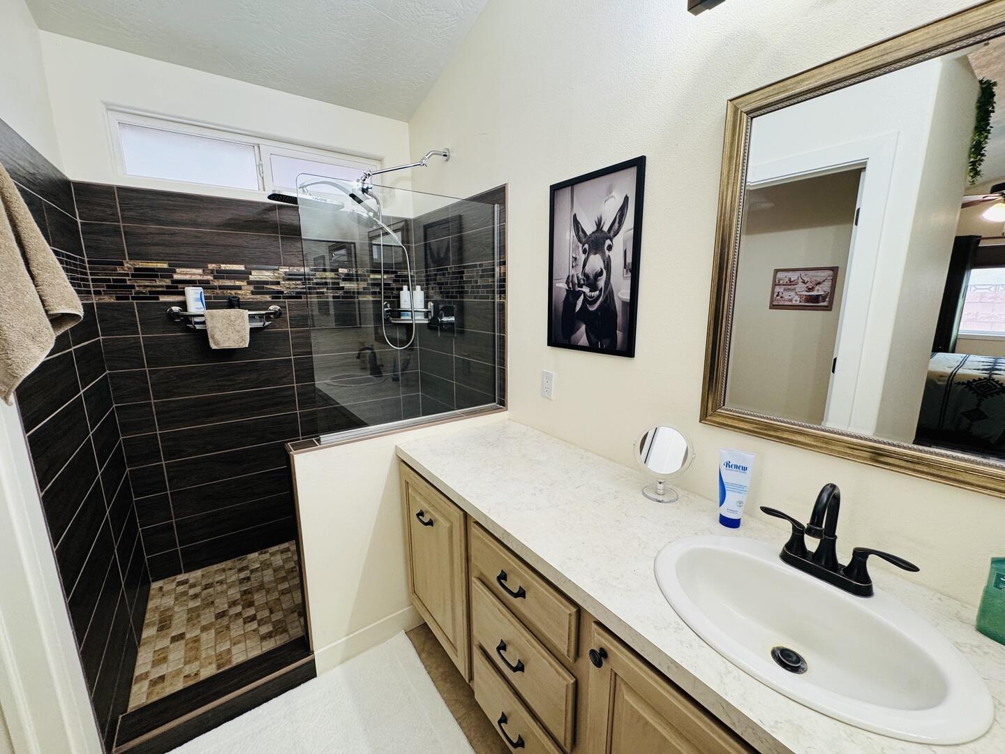 Primary En-Suite Bathroom