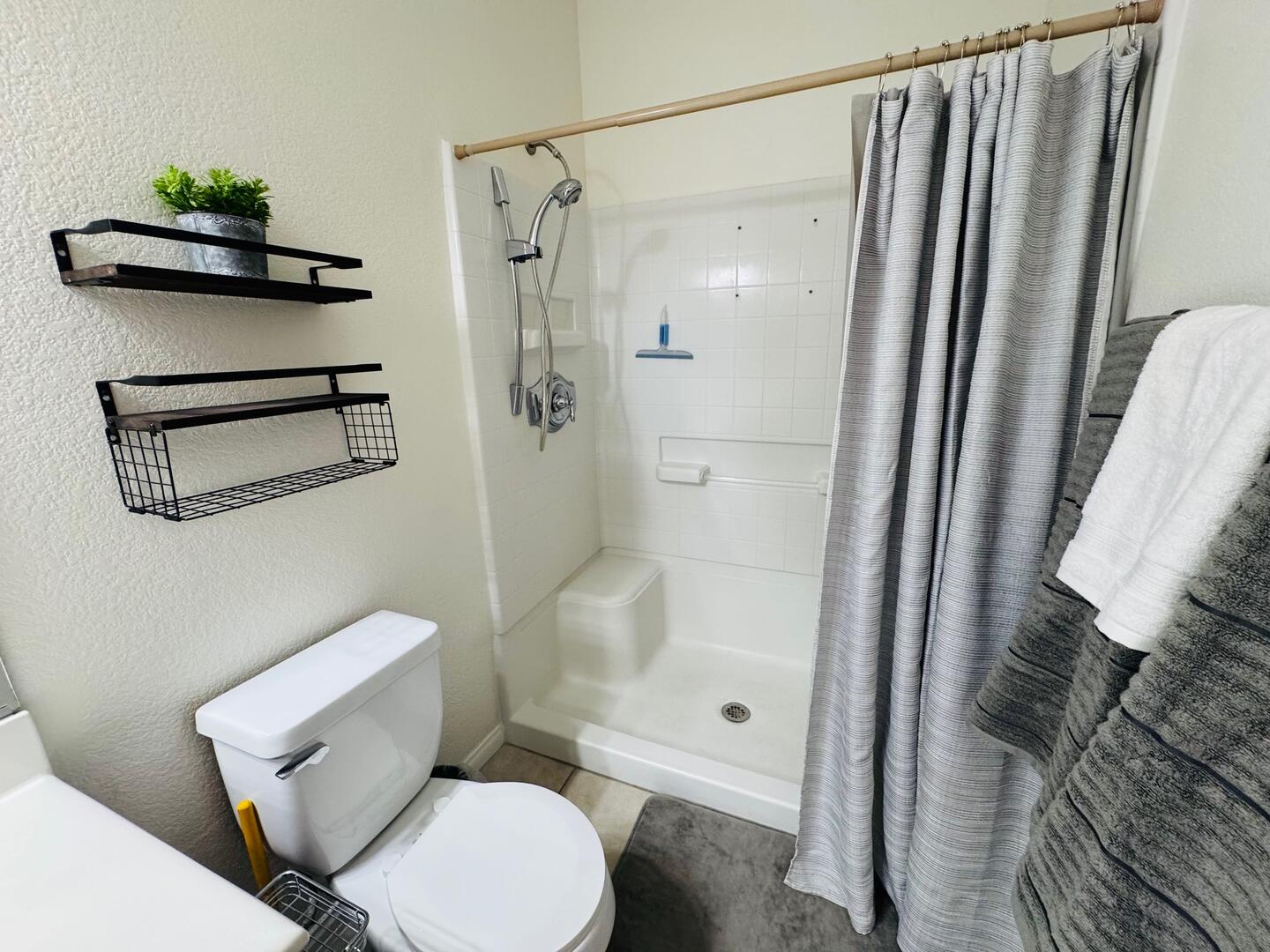 Primary Bathroom En-Suite